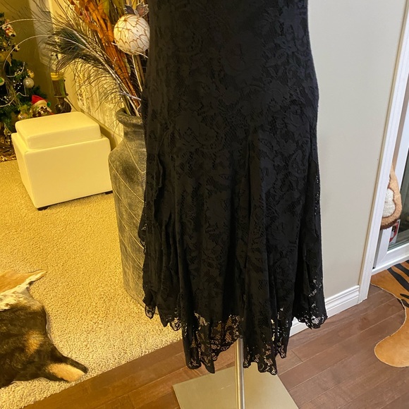 Black lace dress size Medium. - Picture 3 of 12